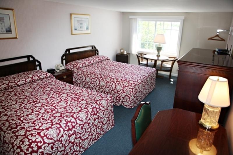 Centerville Corners Inn Room photo