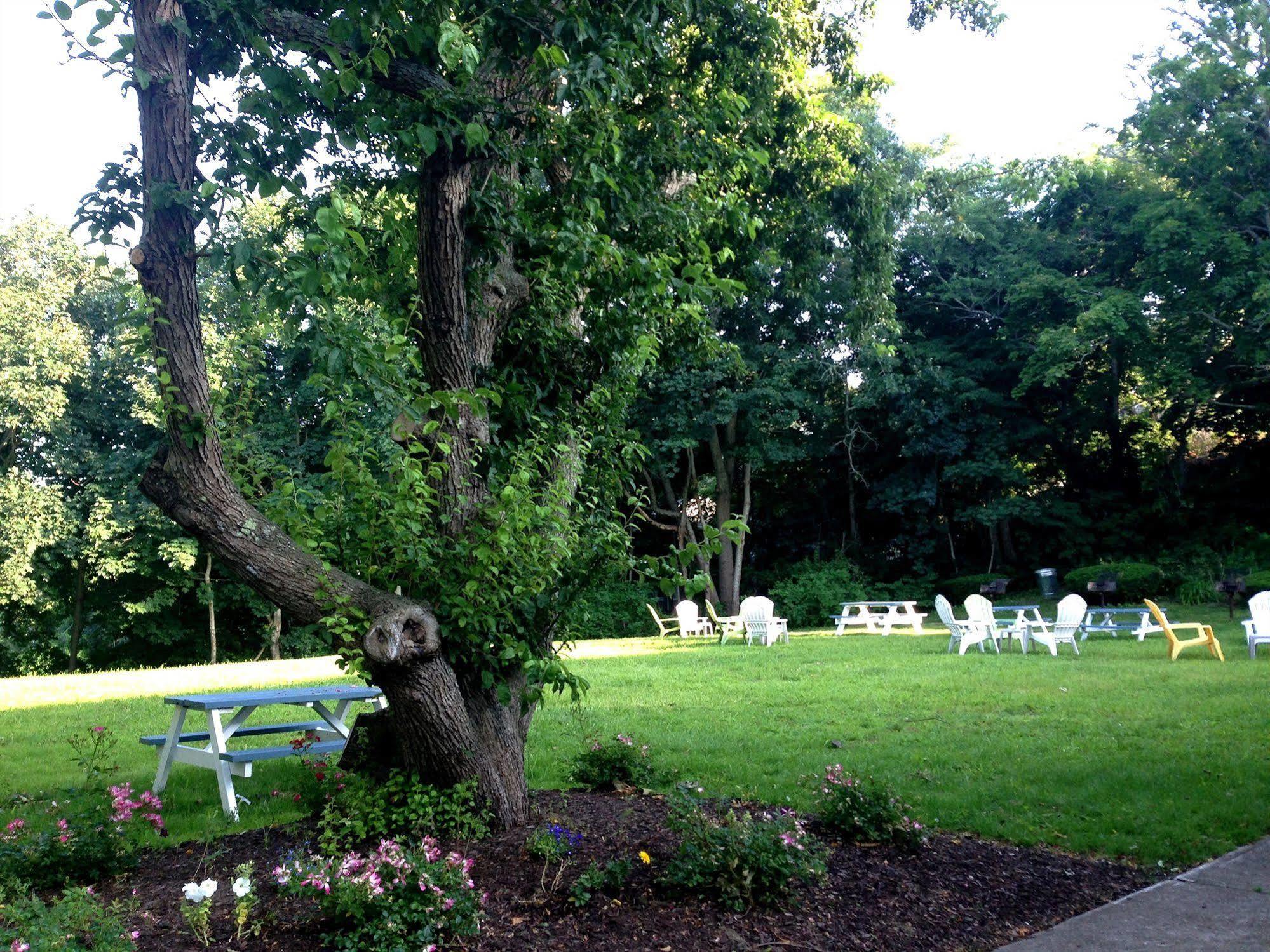Centerville Corners Inn Exterior photo